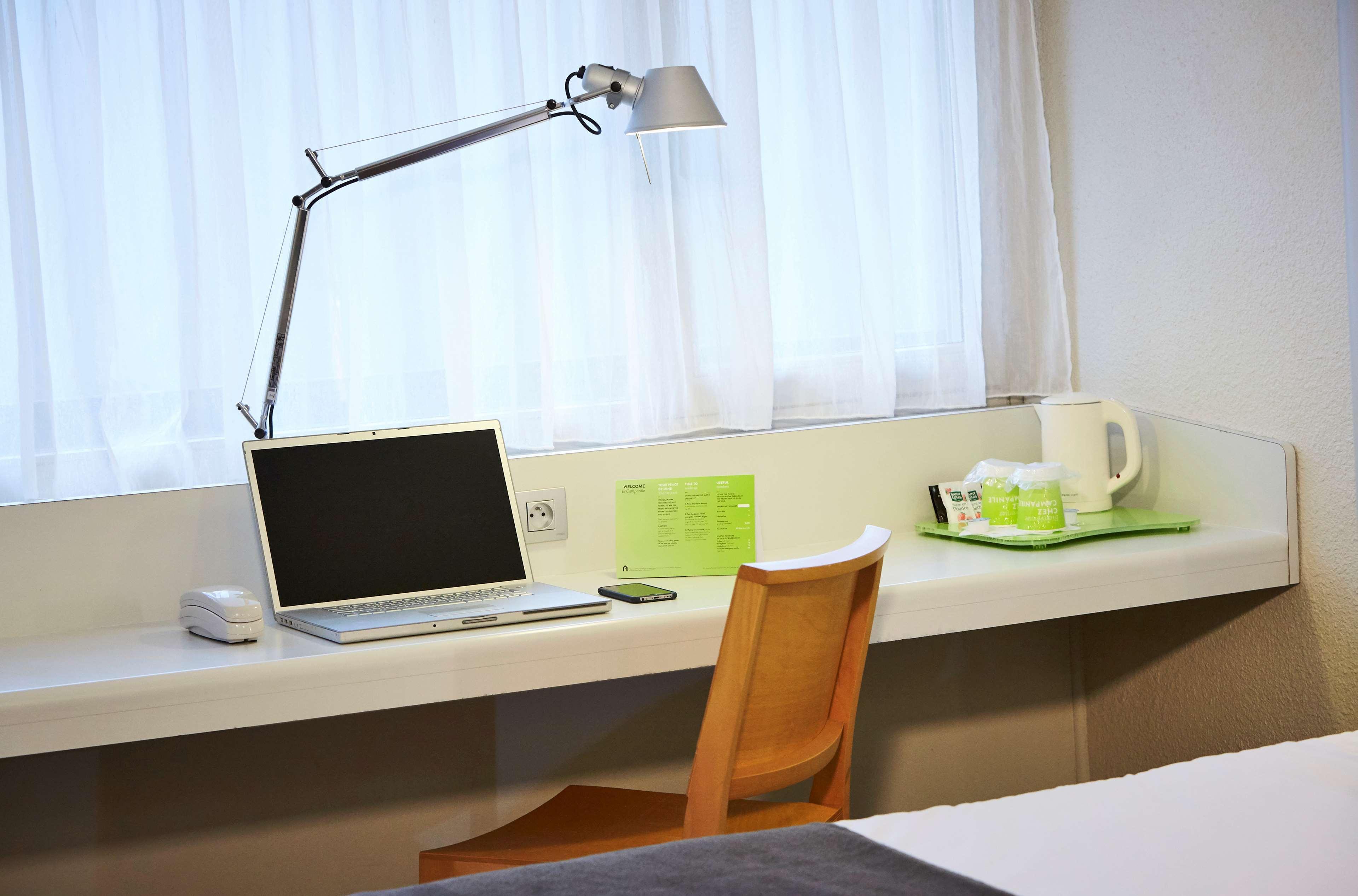 Campanile Epone Hotel Екстериор снимка