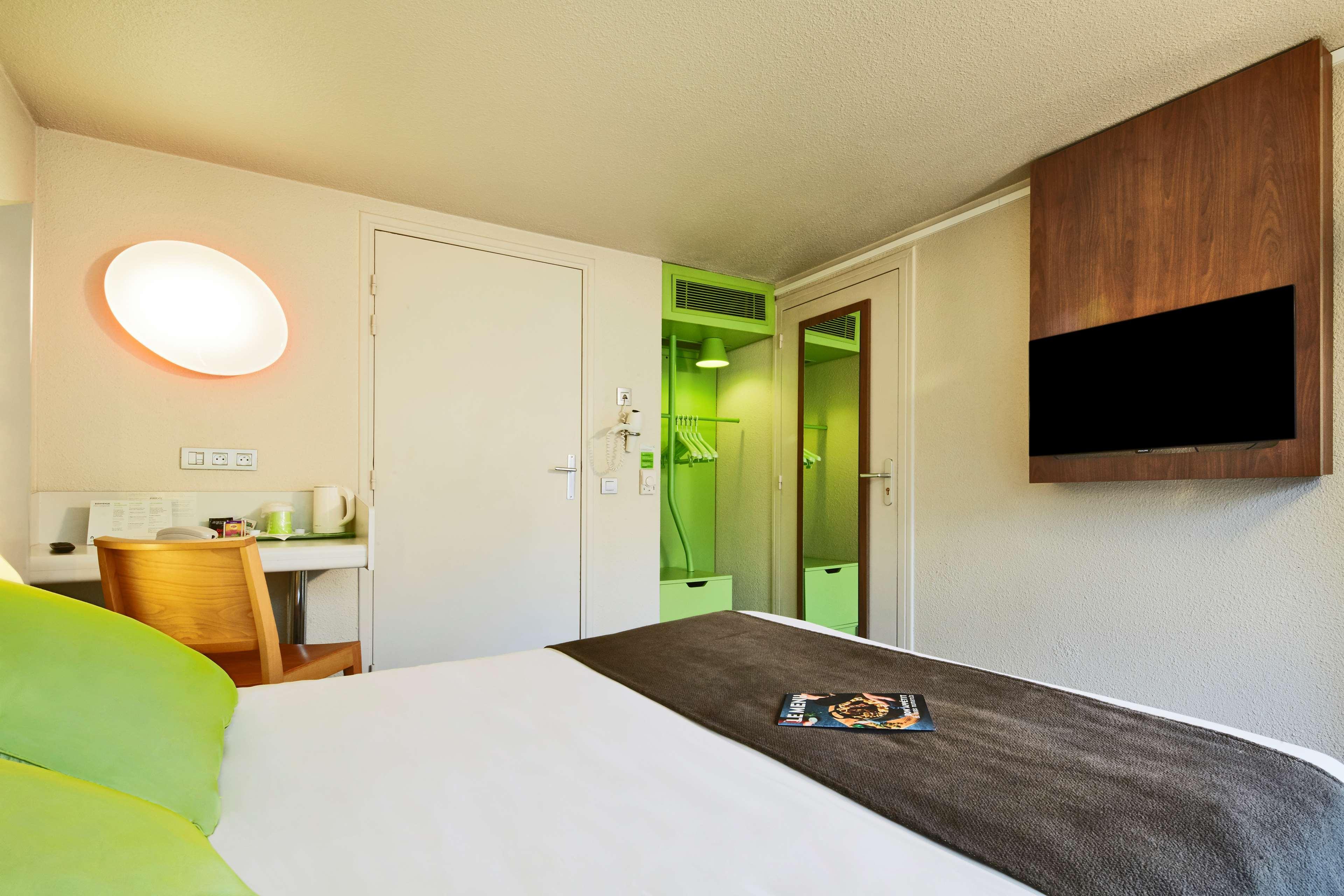 Campanile Epone Hotel Екстериор снимка