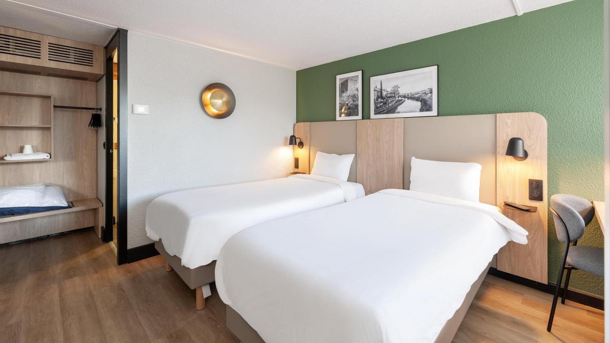 Campanile Epone Hotel Екстериор снимка