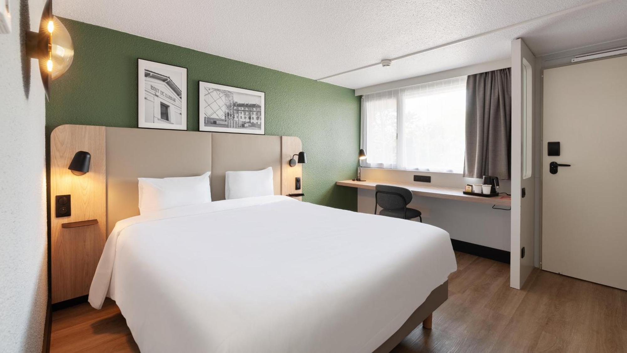 Campanile Epone Hotel Екстериор снимка