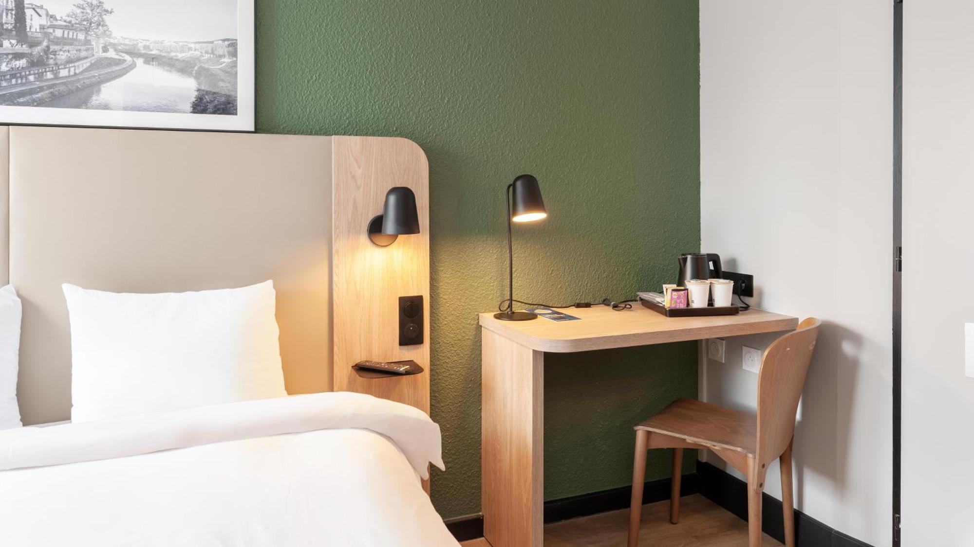 Campanile Epone Hotel Екстериор снимка