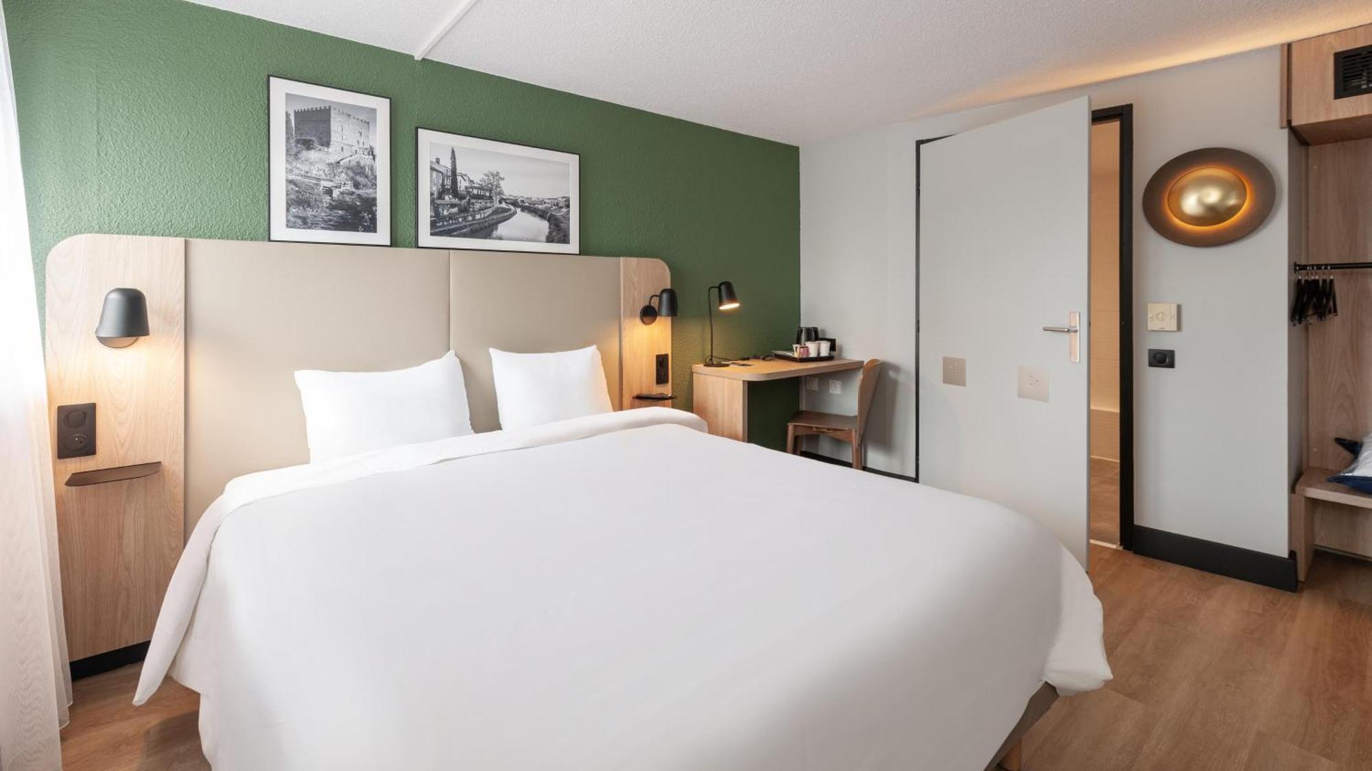 Campanile Epone Hotel Екстериор снимка